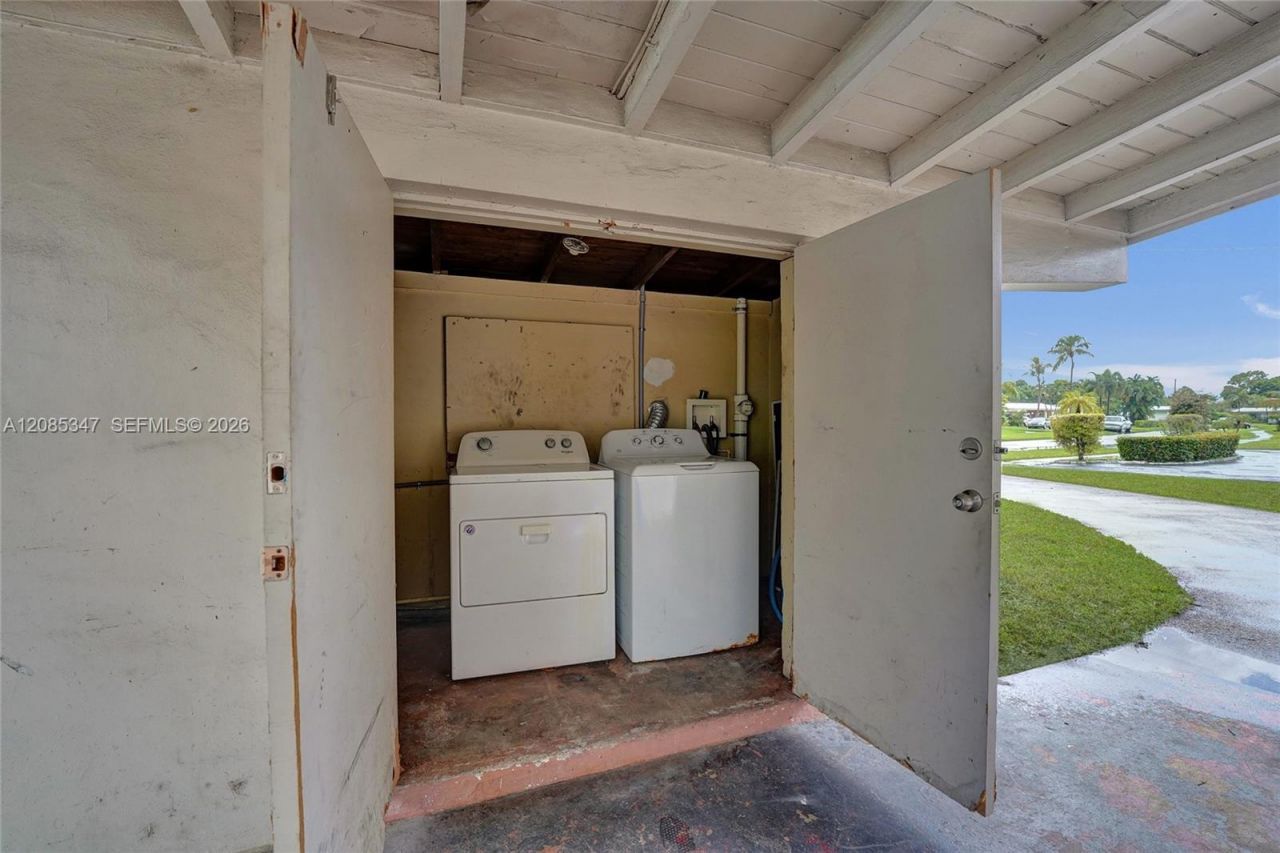 3751 NW 25th St , Lauderdale Lakes, FL 33311 Photo