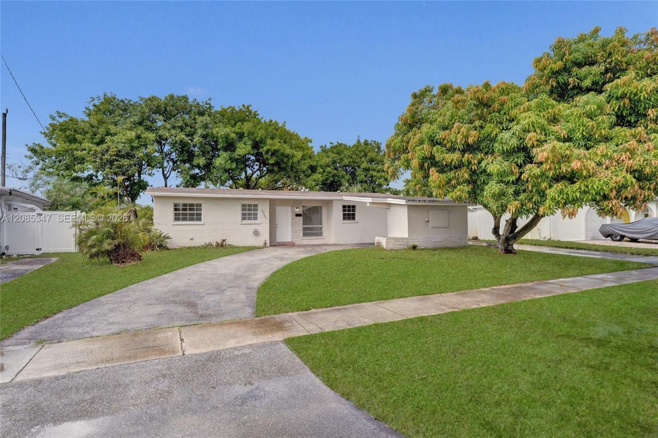 3751 NW 25th St , Lauderdale Lakes, FL 33311 Photo
