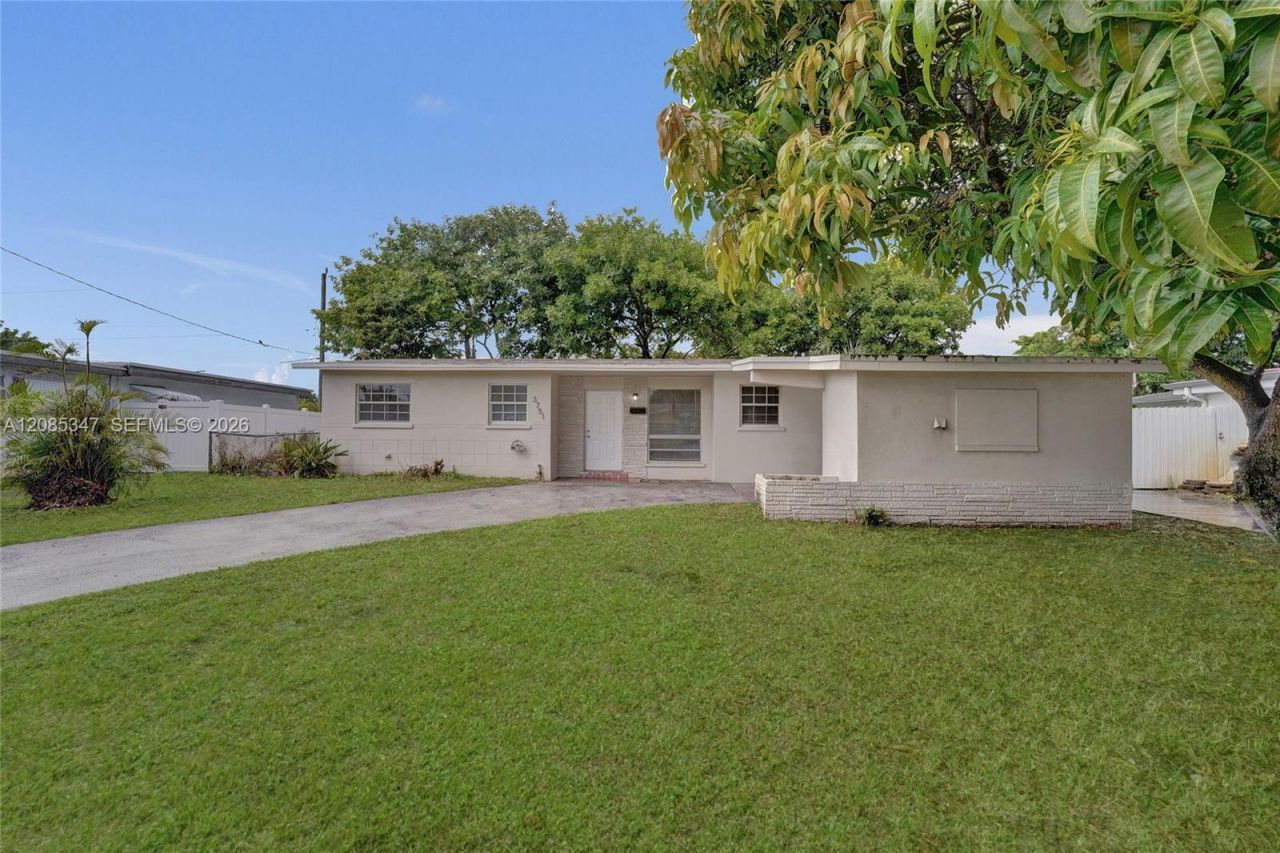3751 NW 25th St , Lauderdale Lakes, FL 33311 Photo