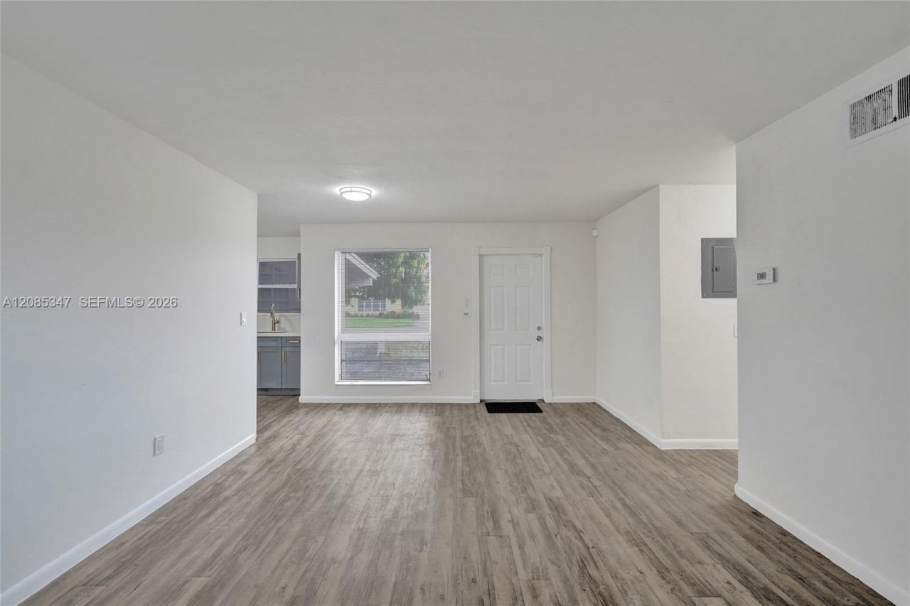 3751 NW 25th St , Lauderdale Lakes, FL 33311 Photo
