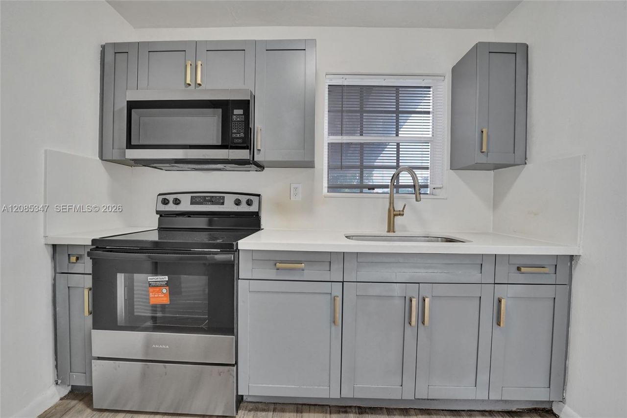3751 NW 25th St , Lauderdale Lakes, FL 33311 Photo