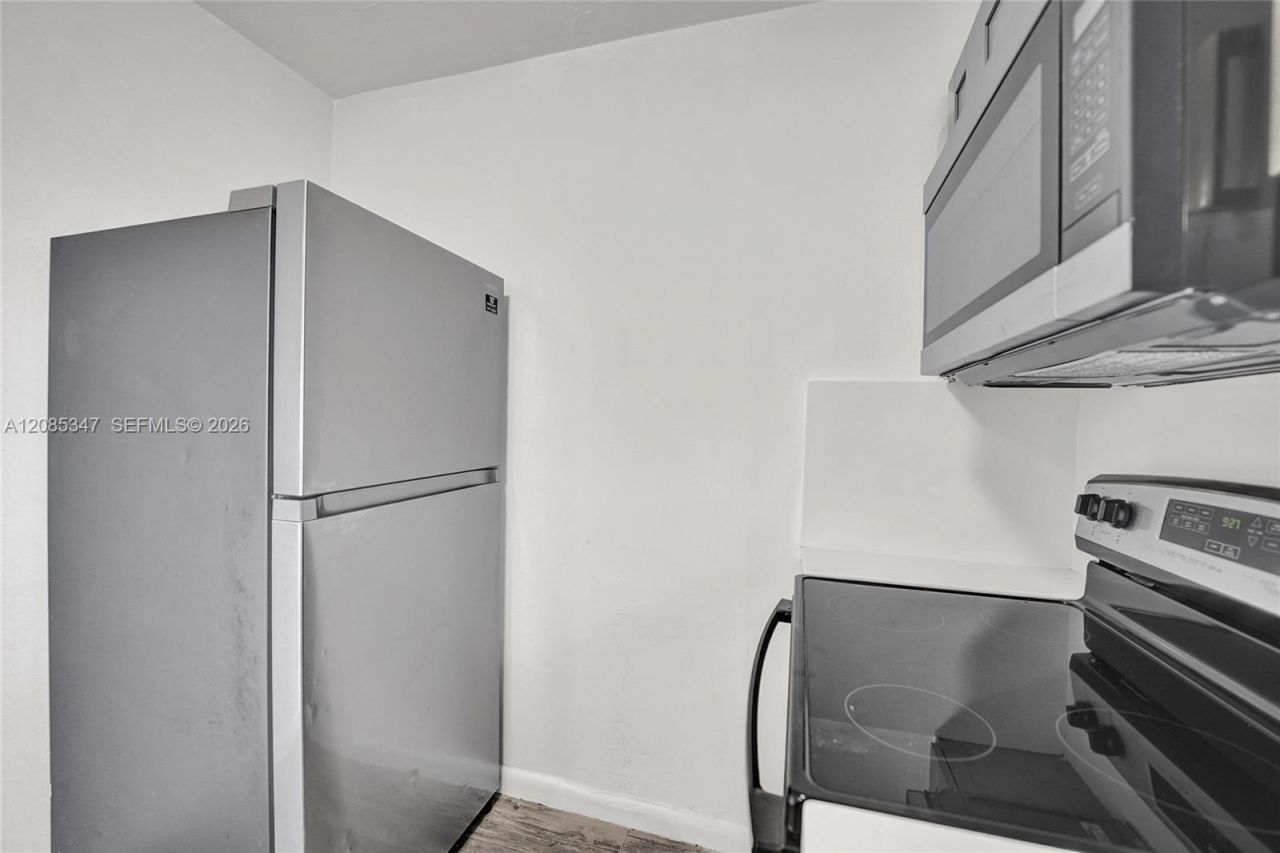 3751 NW 25th St , Lauderdale Lakes, FL 33311 Photo