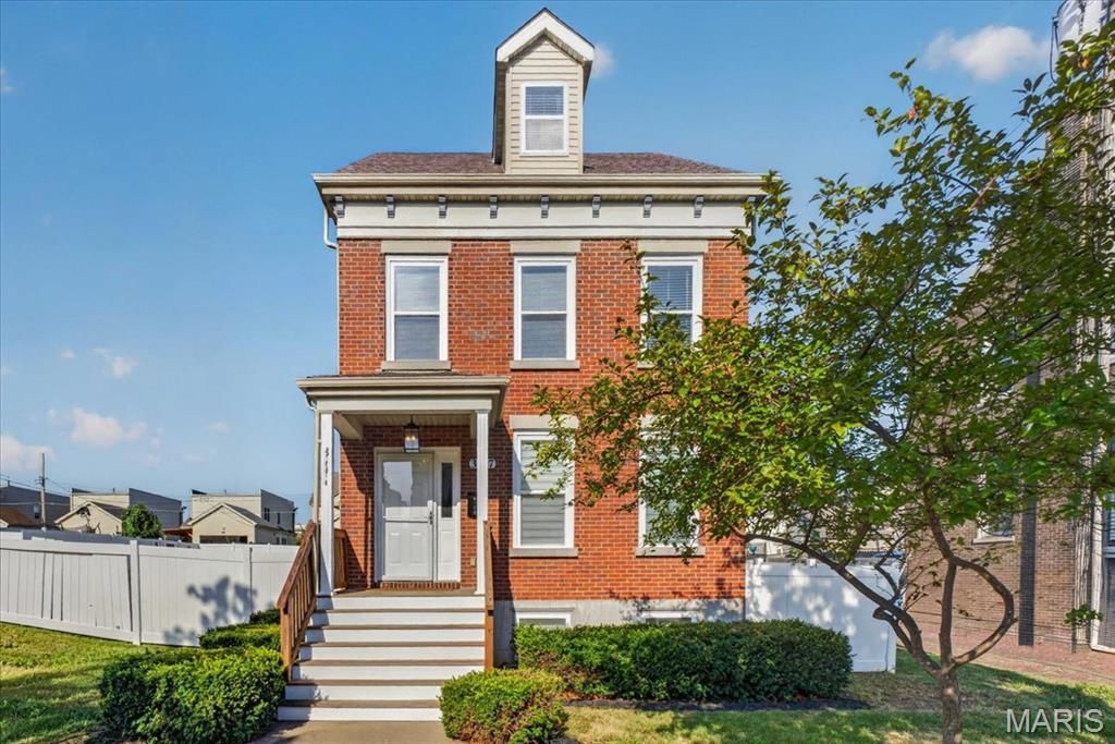 3717 Tennessee Avenue, Saint Louis, MO 63118 Main Photo