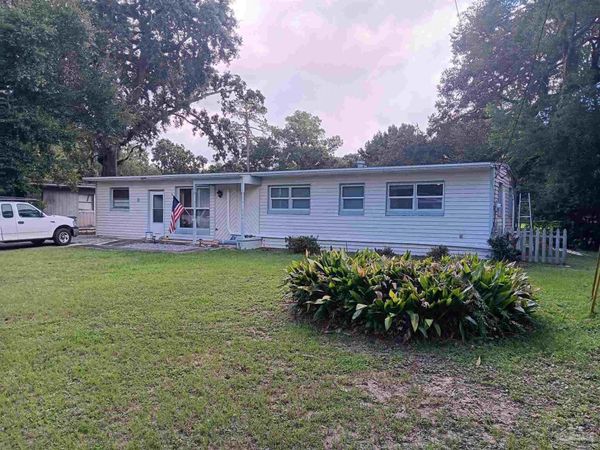 8 Feldor Dr, Pensacola, FL 32506