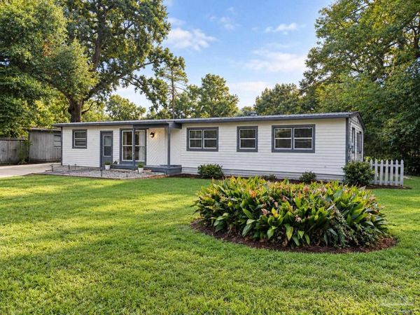 8 Feldor Dr, Pensacola, FL 32506