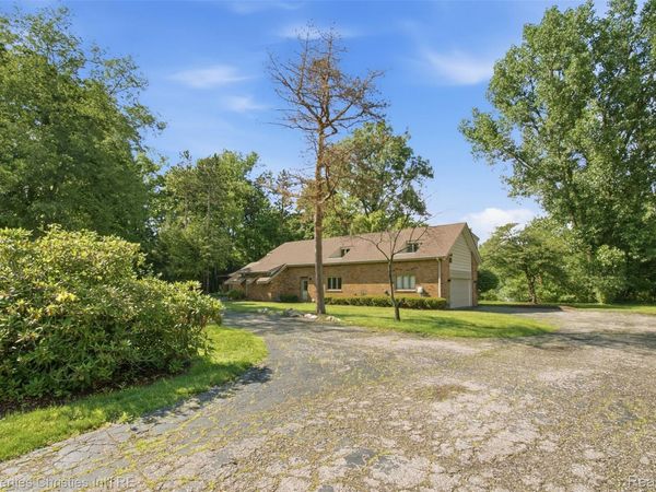 25310 Canterbury Road, Franklin Village, Mi 48025