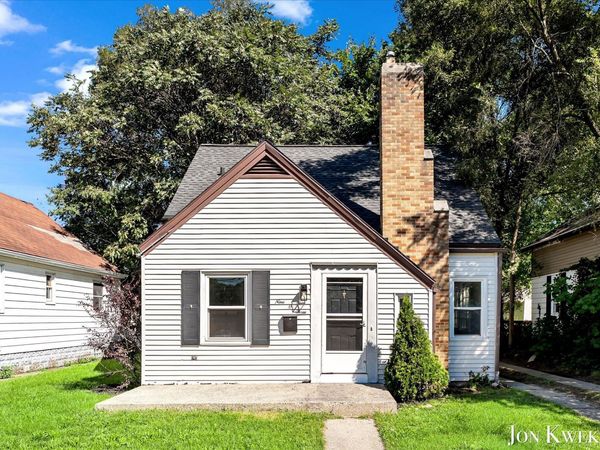 903 Griggs Street SE, Grand Rapids, MI 49507