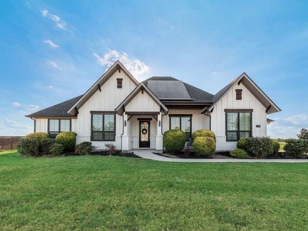 481 Ike Road, Waxahachie, TX 75165