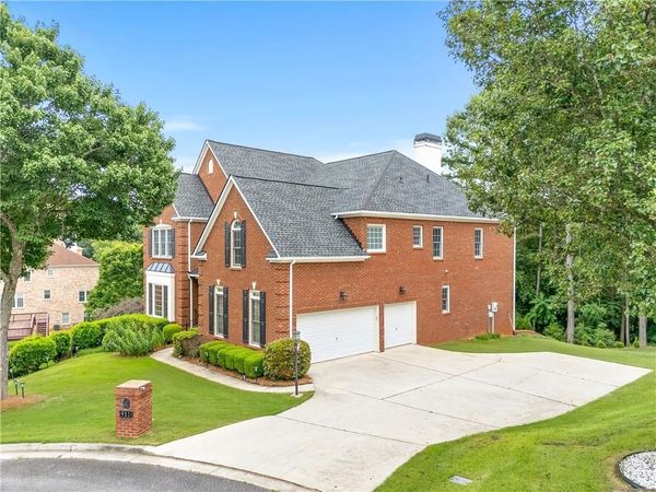 911 Masters Walk , Stone Mountain, GA 30087