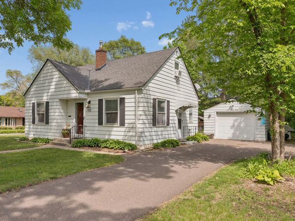 133 Ridgewood Drive, Hopkins, MN 55343