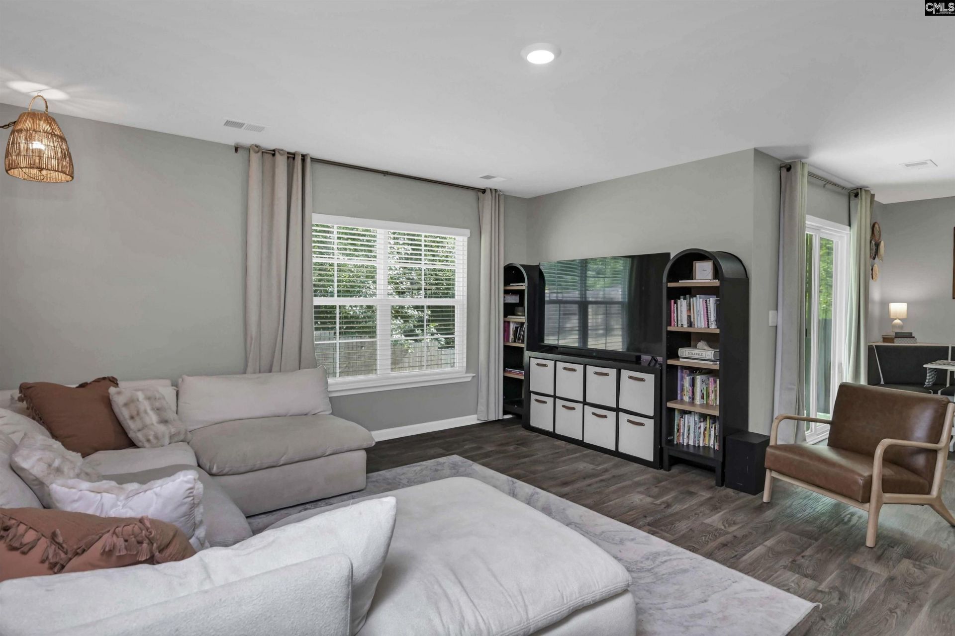 290 Carrington Drive Photo 29