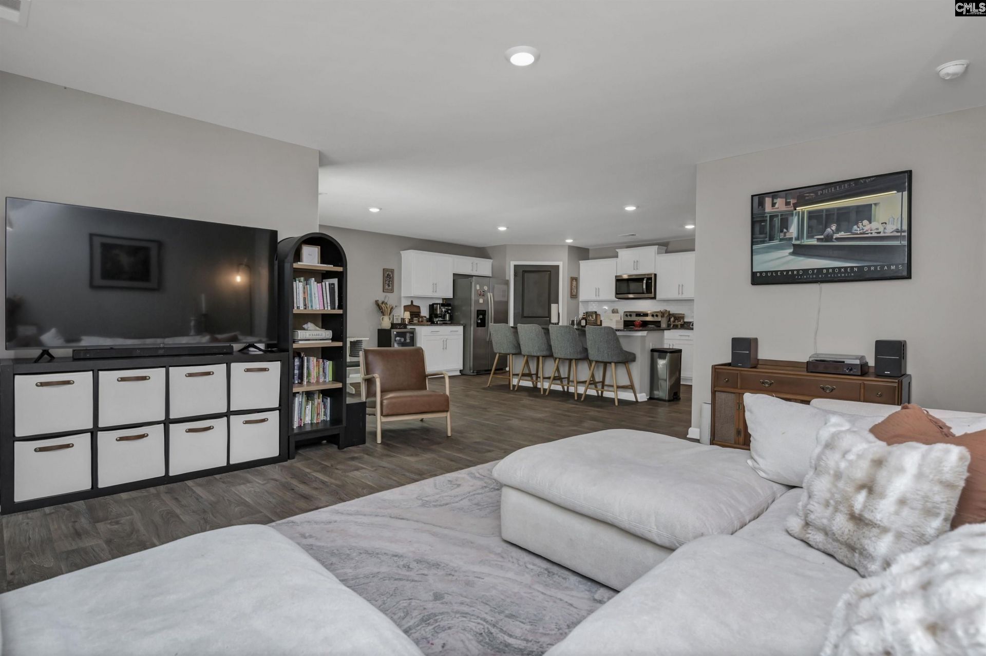 290 Carrington Drive Photo 30
