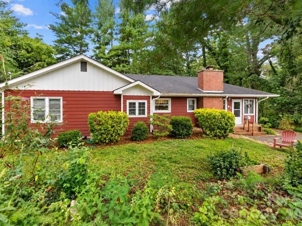 529 Alta Vista Drive, Hendersonville, NC 28791