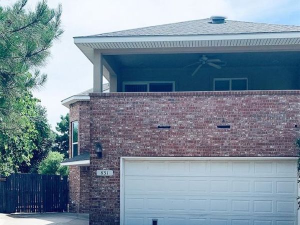831 Rambling Oaks Drive, Norman, OK 73072