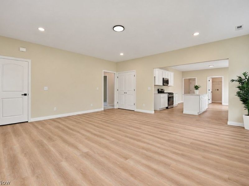 193 Linden Drive, Painesville Township, OH 44077 Photo 9