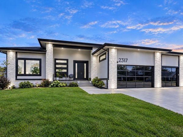 2317 NE Little Beaver Drive, Grimes, IA 50111