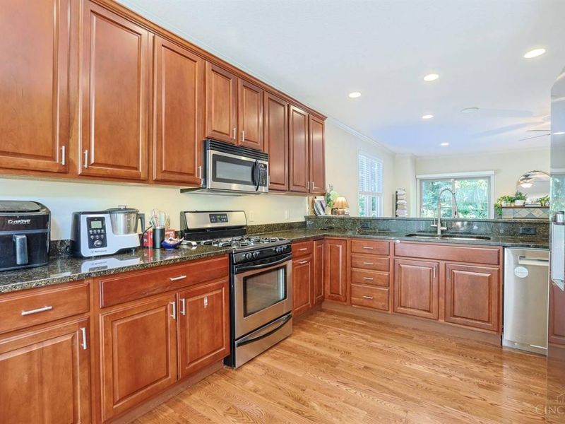 960 Volterra Lane, Cincinnati, OH 45206 Photo 11