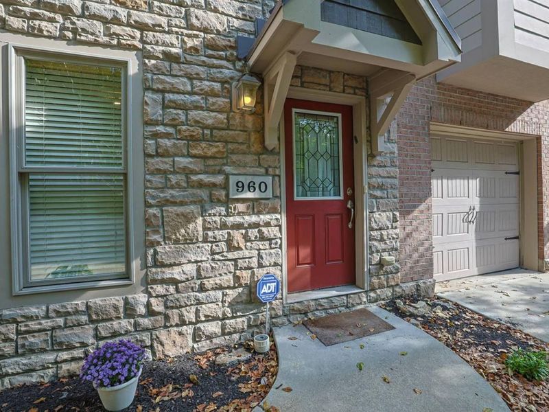 960 Volterra Lane, Cincinnati, OH 45206 Photo 3