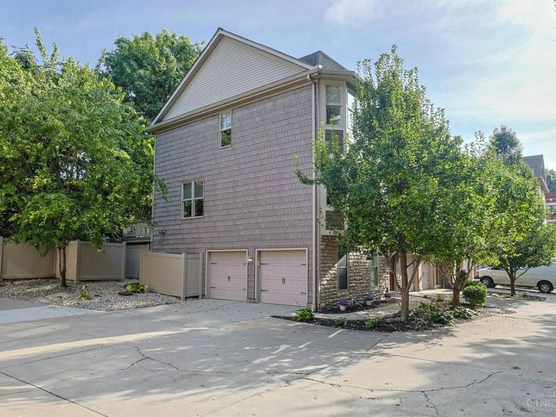 960 Volterra Lane, Cincinnati, OH 45206 Photo 35