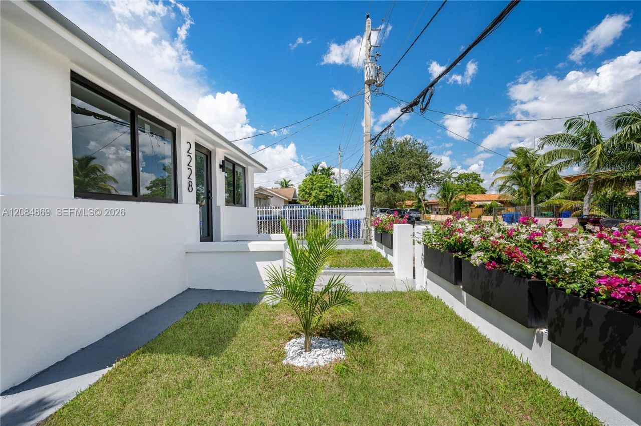 2228 SW 2nd St, Miami, FL 33135 Photo