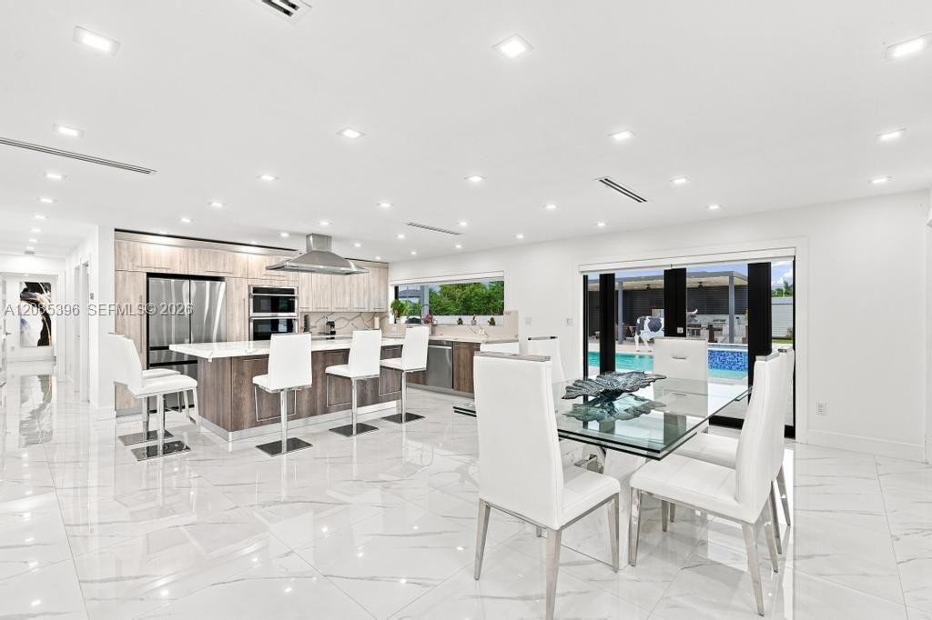 100 NW 120th Ave, Miami, FL 33182 Photo