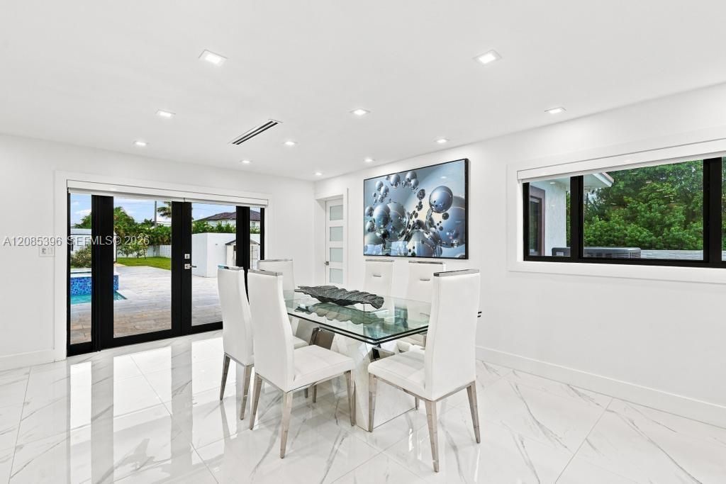 100 NW 120th Ave, Miami, FL 33182 Photo