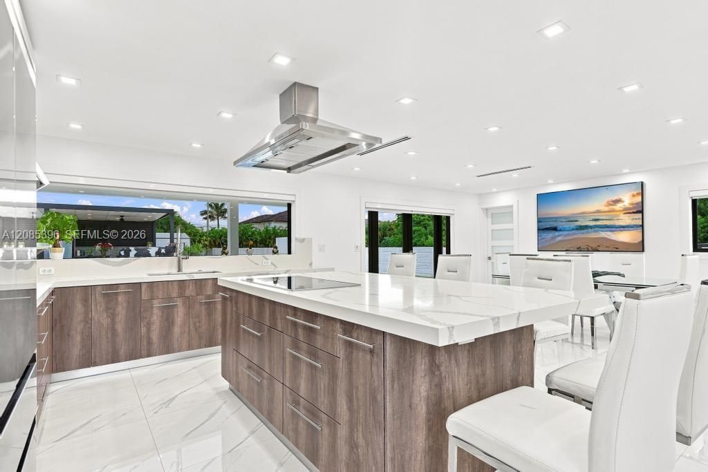 100 NW 120th Ave, Miami, FL 33182 Photo