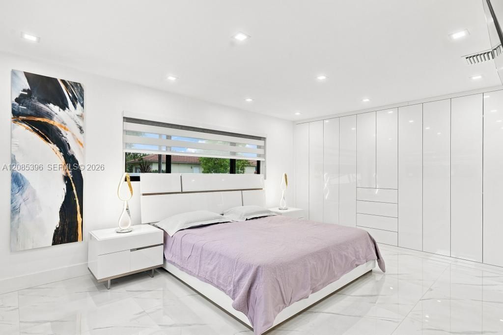 100 NW 120th Ave, Miami, FL 33182 Photo