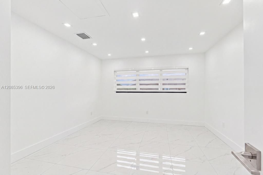 100 NW 120th Ave, Miami, FL 33182 Photo