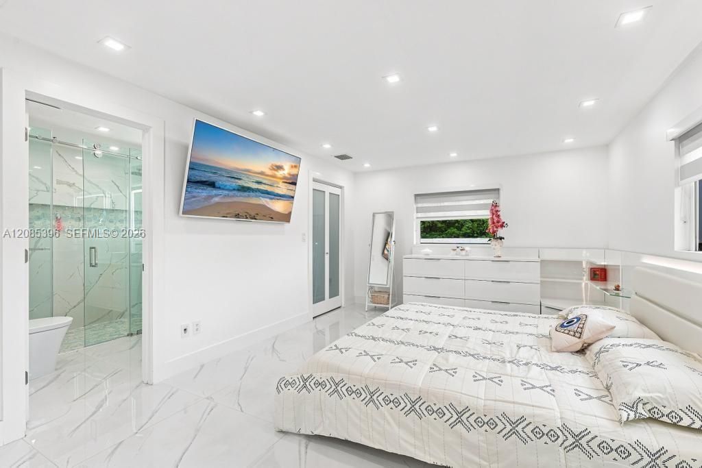 100 NW 120th Ave, Miami, FL 33182 Photo