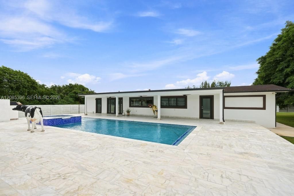 100 NW 120th Ave, Miami, FL 33182 Photo