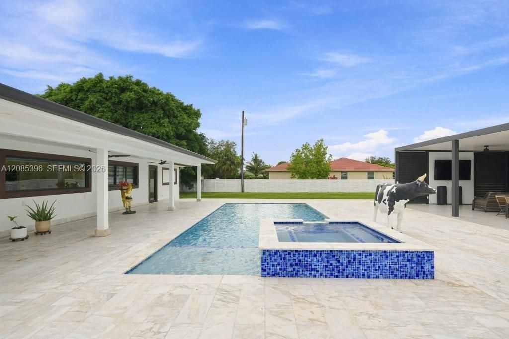 100 NW 120th Ave, Miami, FL 33182 Photo