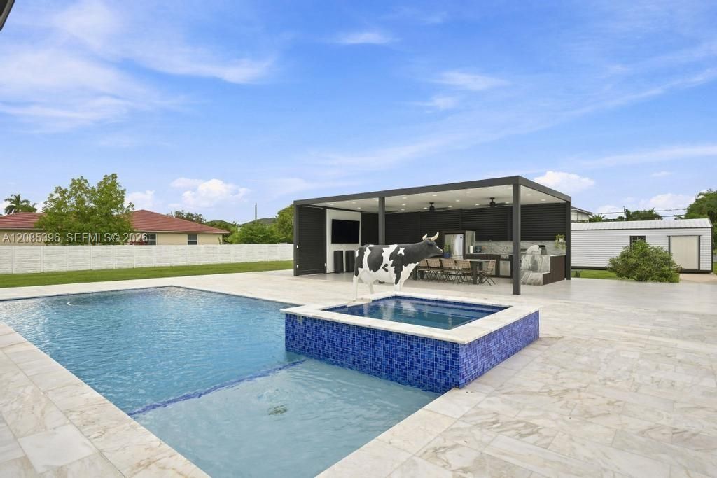 100 NW 120th Ave, Miami, FL 33182 Photo