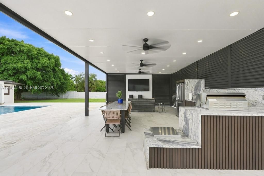 100 NW 120th Ave, Miami, FL 33182 Photo