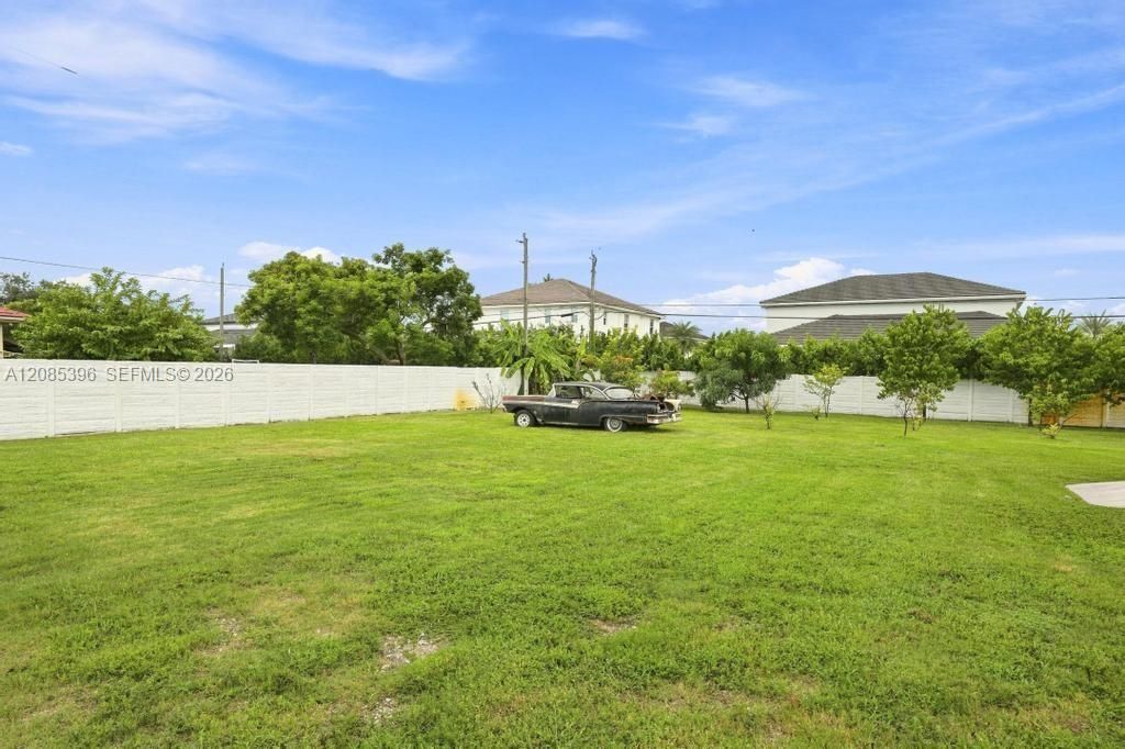 100 NW 120th Ave, Miami, FL 33182 Photo
