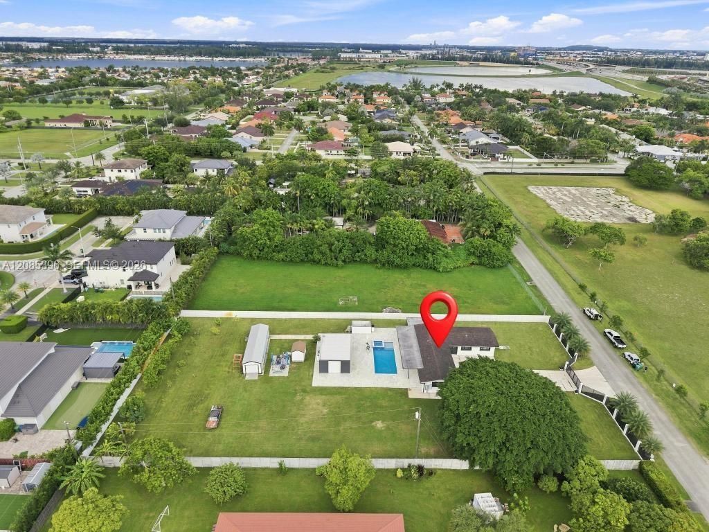 100 NW 120th Ave, Miami, FL 33182 Photo