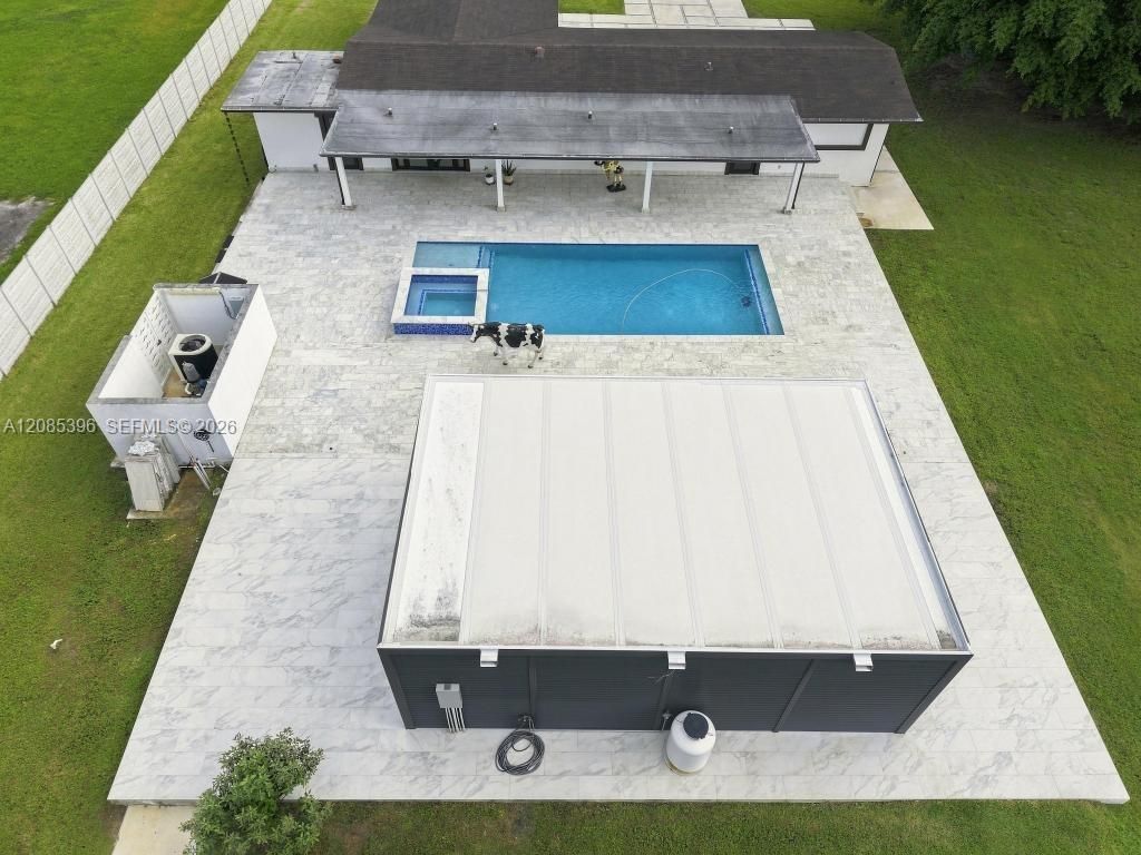 100 NW 120th Ave, Miami, FL 33182 Photo