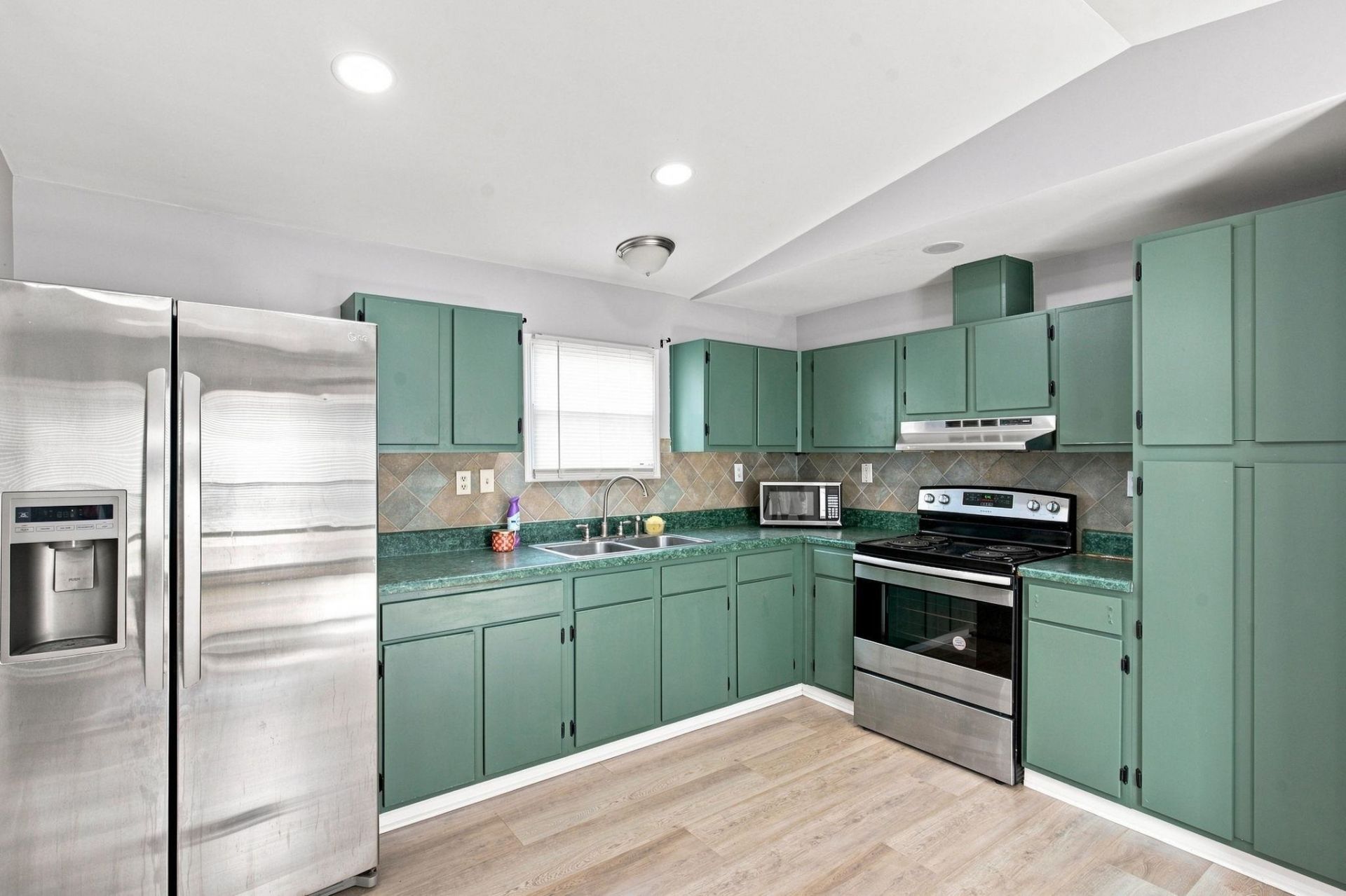 4660 Home Place Circle Photo 10