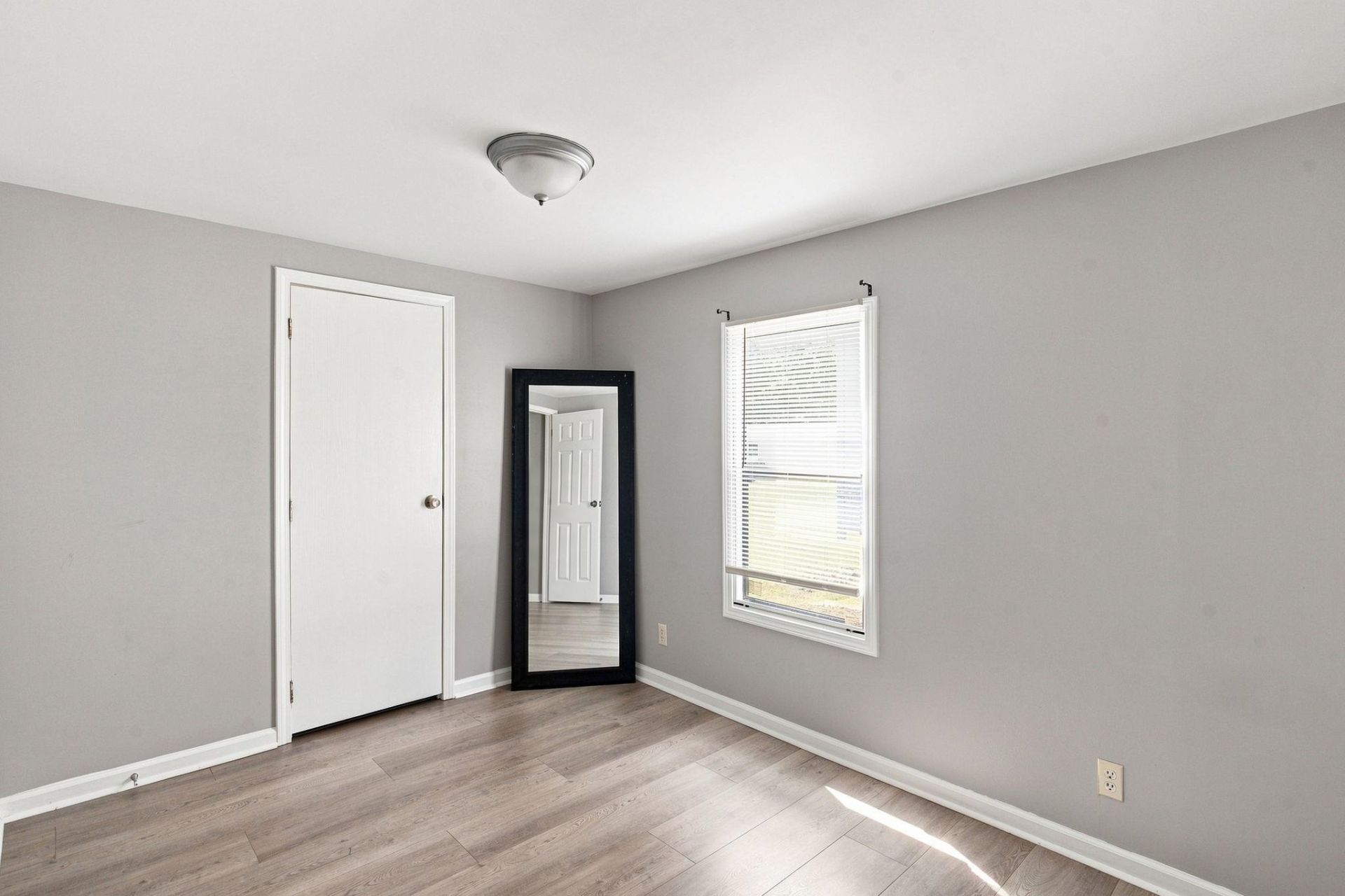 4660 Home Place Circle Photo 20