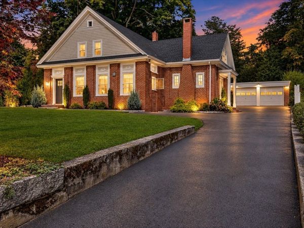 30 Hale St, Beverly, MA 01915