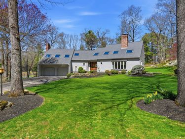 119 Lazell St, Hingham, MA 02043