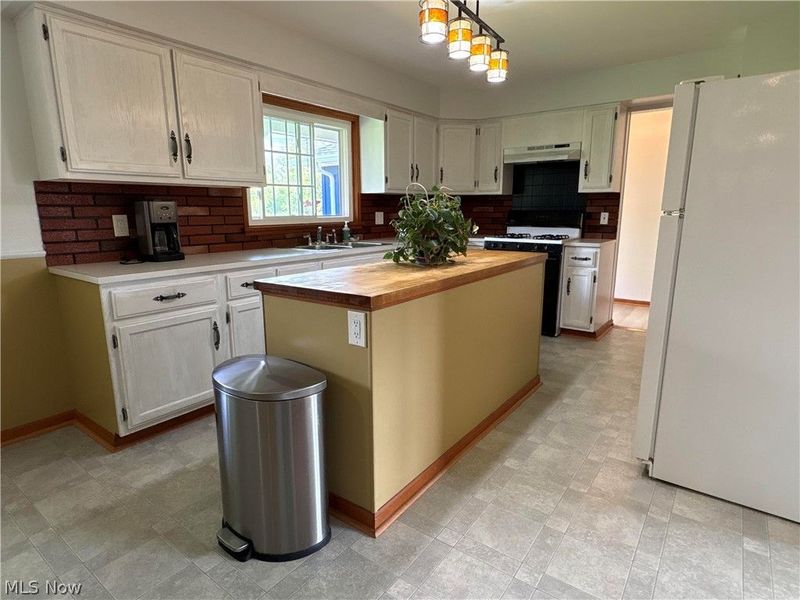 28000 Aurora Road, Solon, OH 44139 Photo 12