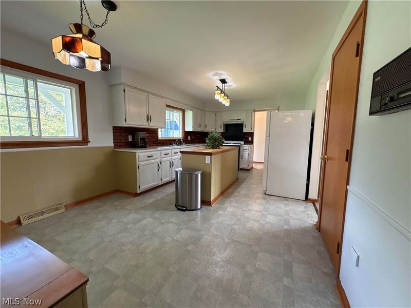 28000 Aurora Road, Solon, OH 44139 Photo 14