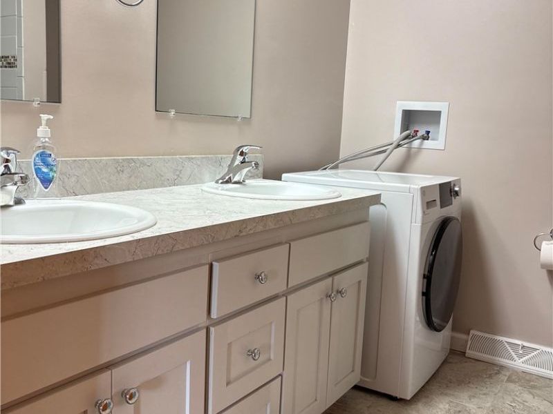 28000 Aurora Road, Solon, OH 44139 Photo 23