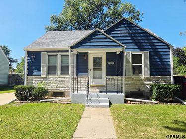 1223 N Blackburn Avenue, York, NE 68467