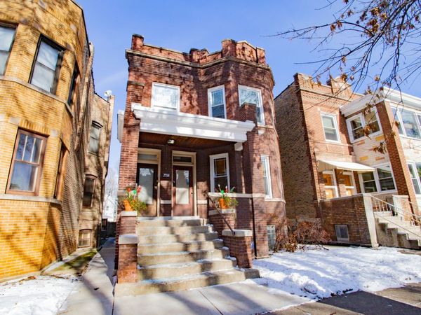 2538 W Gunnison Street, Unit 2, Chicago, IL 60625