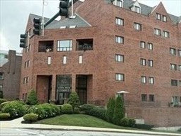 44 Elm St, Unit 106, Worcester, MA 01609