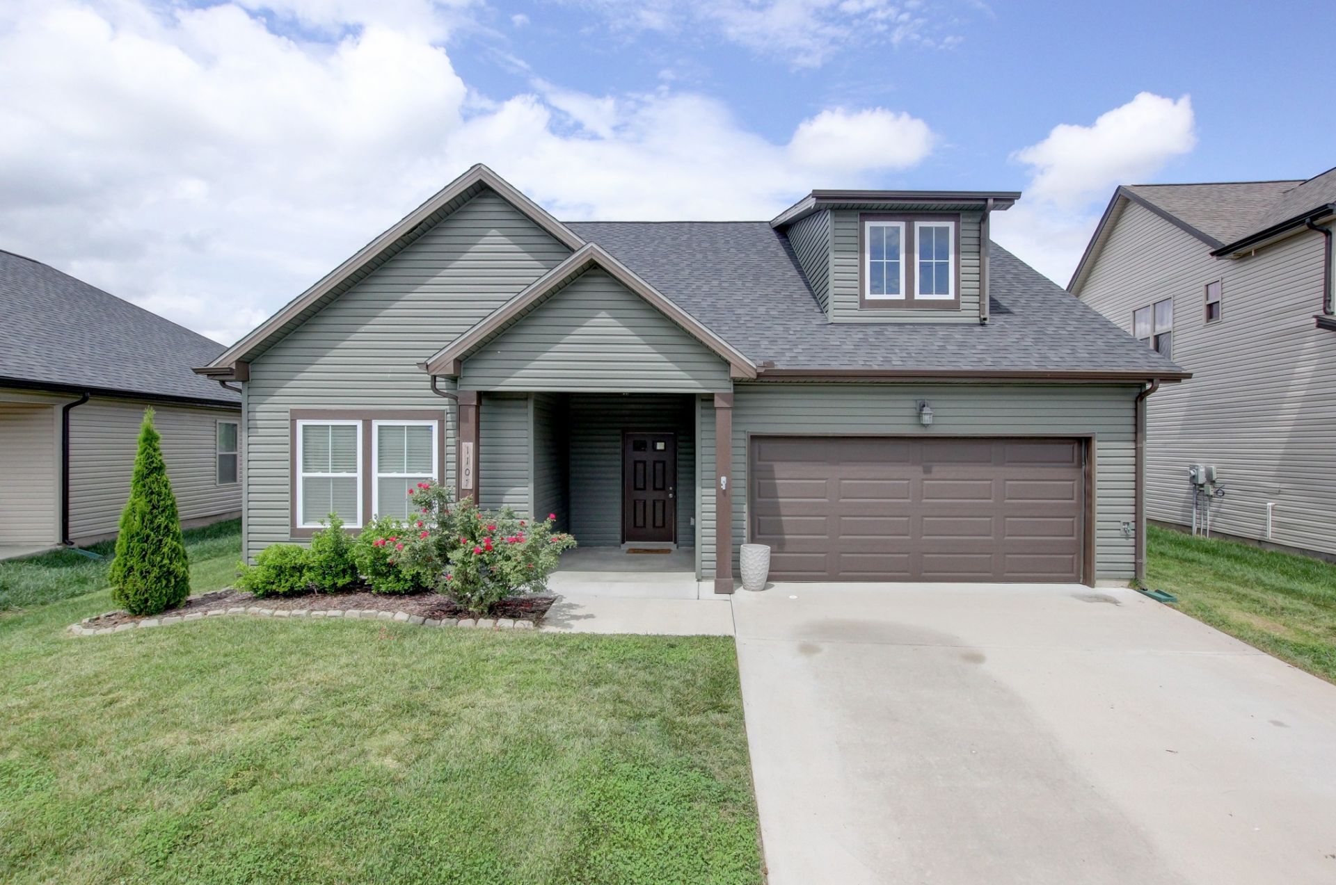 1107 Eagles View Dr, Clarksville, TN 37040 Main Photo