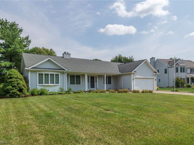 3233 Bramblewood Way, Avon, OH 44011 Photo 2