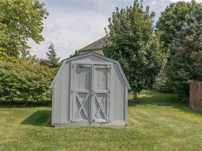 3233 Bramblewood Way, Avon, OH 44011 Photo 4